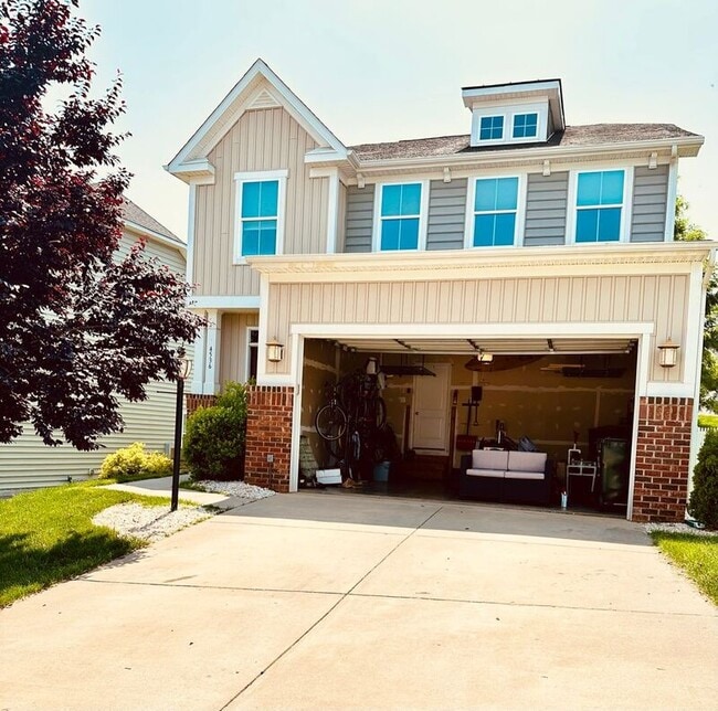 Building Photo - 4536 Briarwood Dr