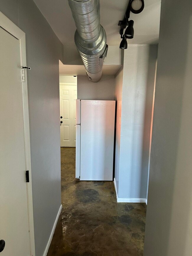 Building Photo - 703 Wilkinson Blvd