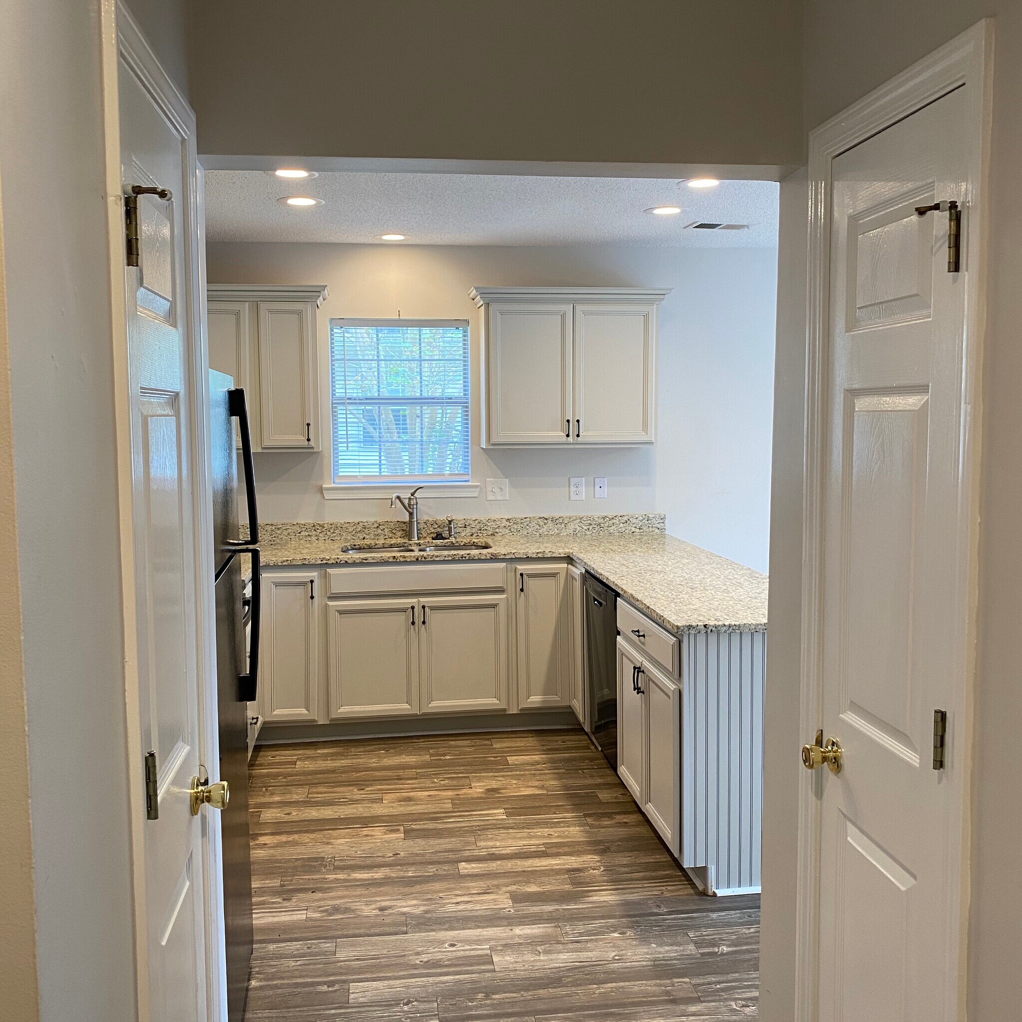 Building Photo - 3068 Queensgate Way