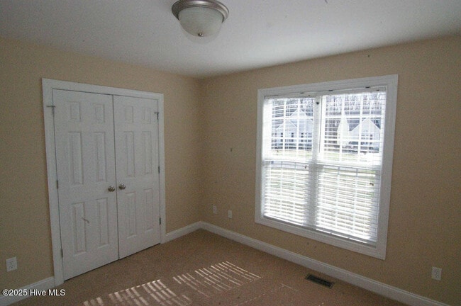 Building Photo - 1000 Sebring Dr