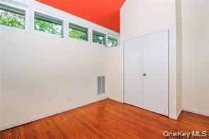 Building Photo - 112 Kingsbury Rd