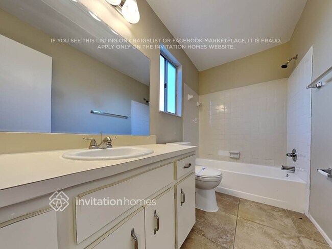 Building Photo - 622 Lake Dexter Cir