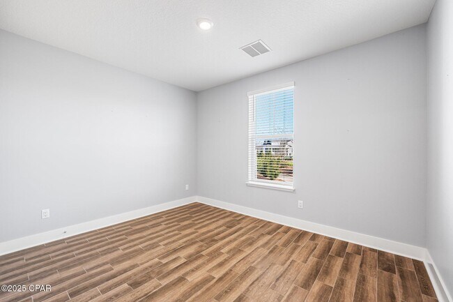 Building Photo - 1301 Savory Ct