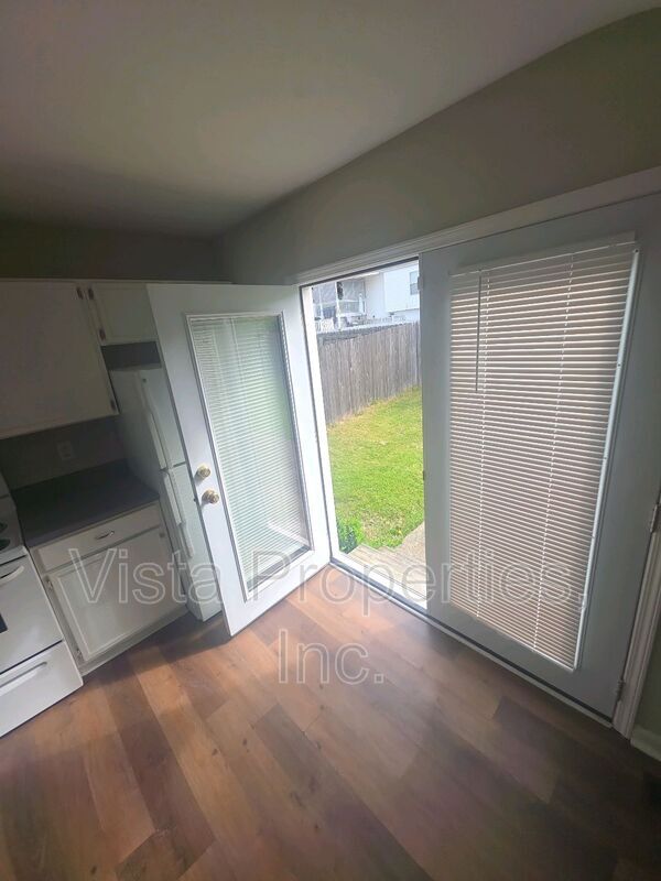 Building Photo - 6917 Colrain Cir