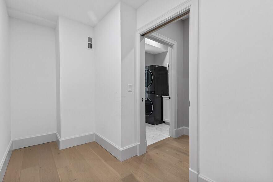 Building Photo - 5135 5th Ave