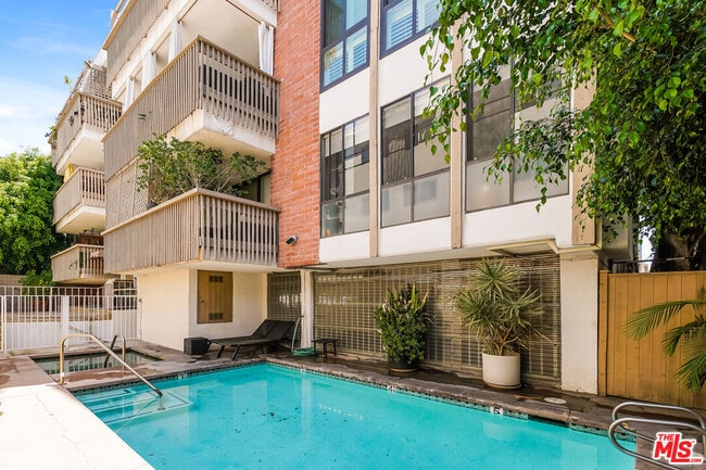 Building Photo - 11805 Mayfield Ave