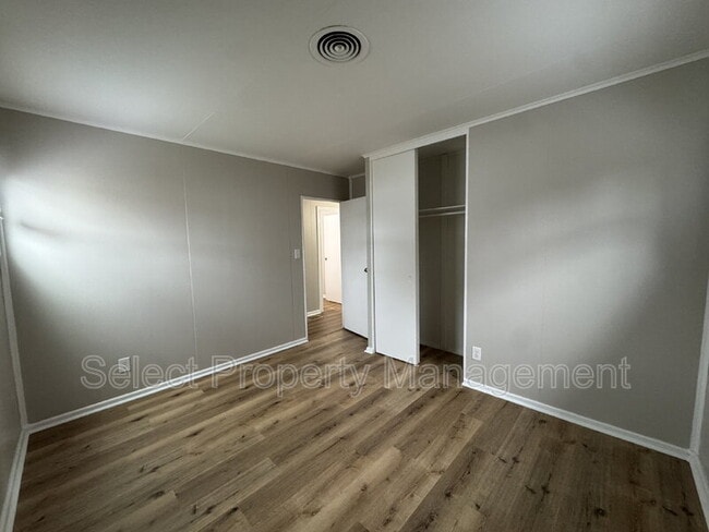 Building Photo - 1909 Jessie Ave