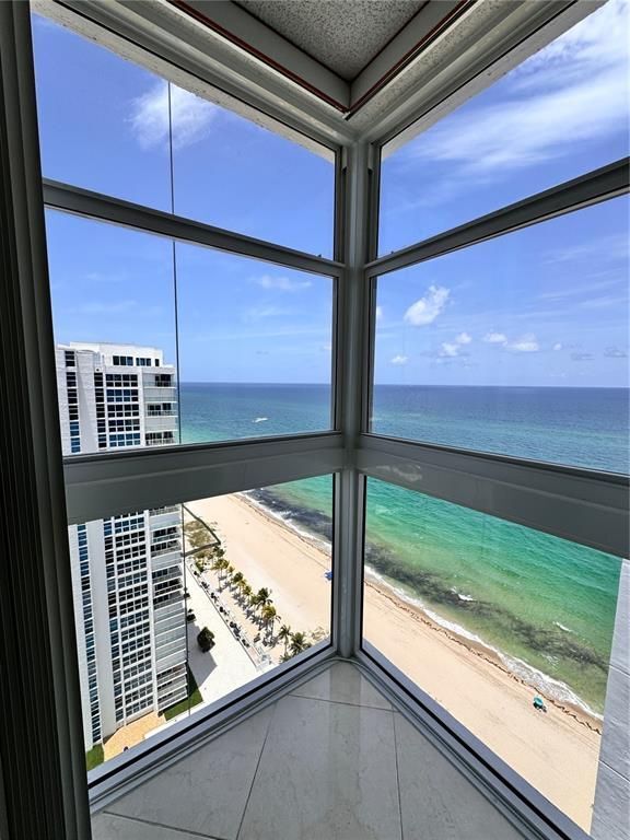 Building Photo - 1370 S Ocean Blvd