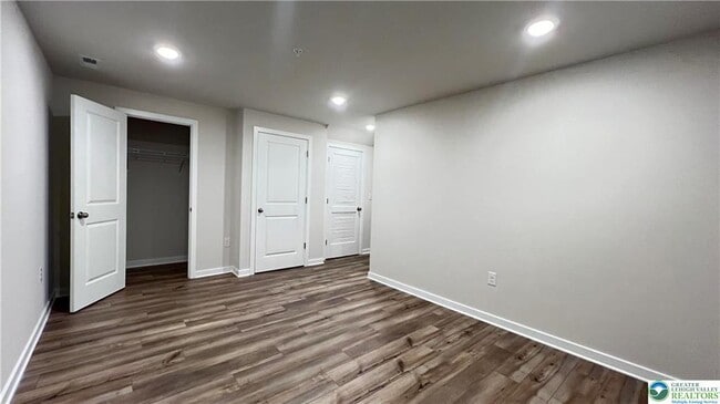 Building Photo - 7650 Clayton Ave