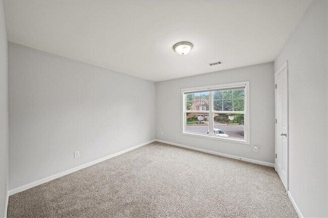 Building Photo - 162 Ledgewood Mill Way NE
