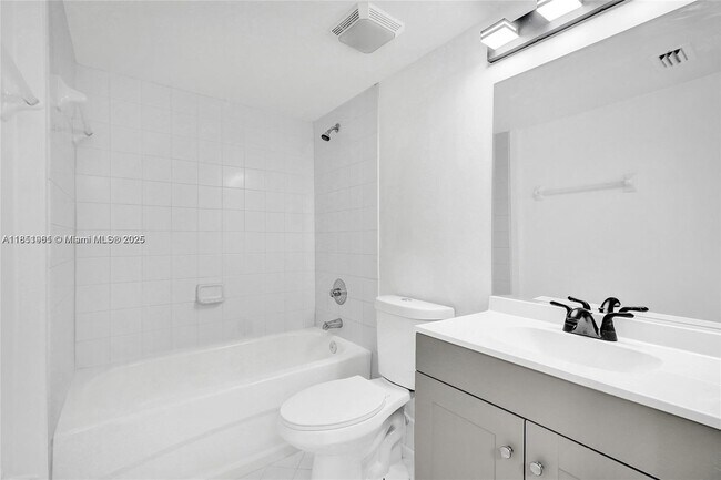 Building Photo - 3398 NE 9th Dr