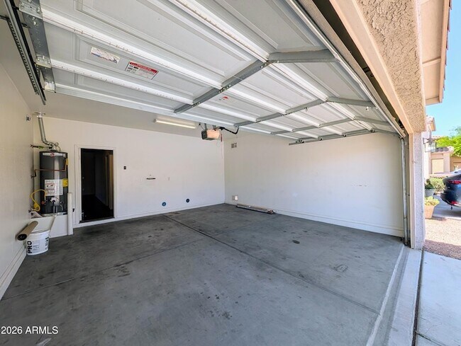 Building Photo - 7323 W St Charles Ave