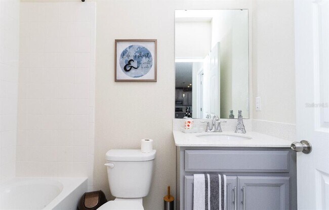 Building Photo - 1784 Chatsworth Cir