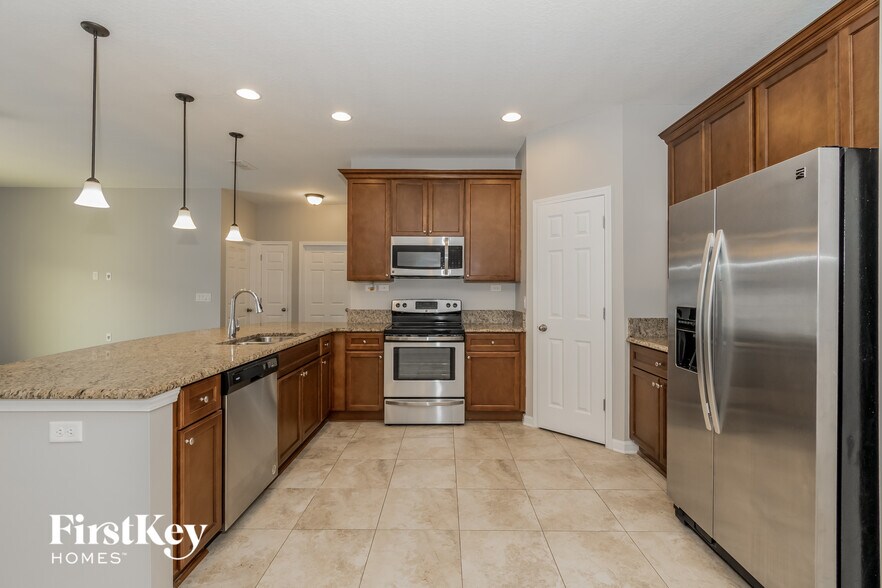 Building Photo - 15717 Spotted Saddle Cir