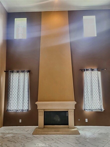 Building Photo - 6373 Day Lily Ct