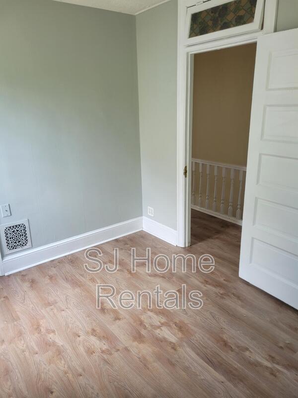 Building Photo - 302 Delaware Ave