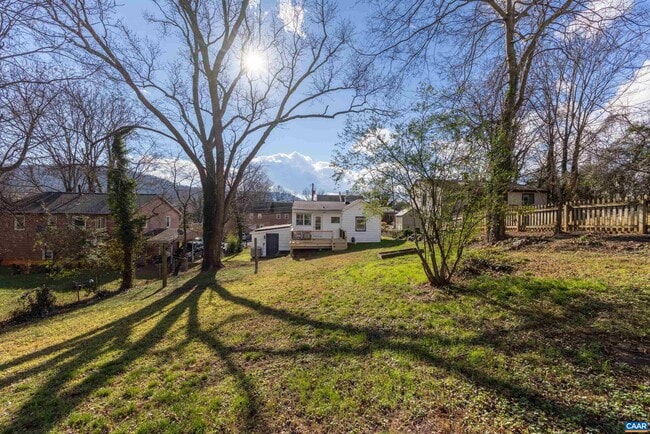 Building Photo - 1407 Vine St