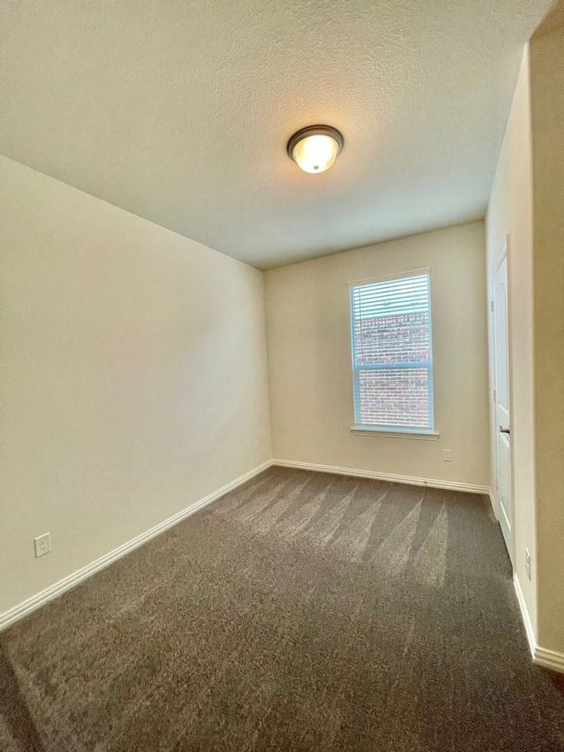 Building Photo - 2409 Rooster Ln