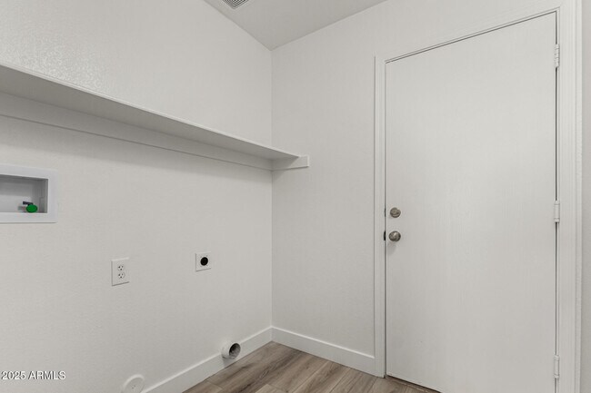 Building Photo - 2319 E San Tan Dr