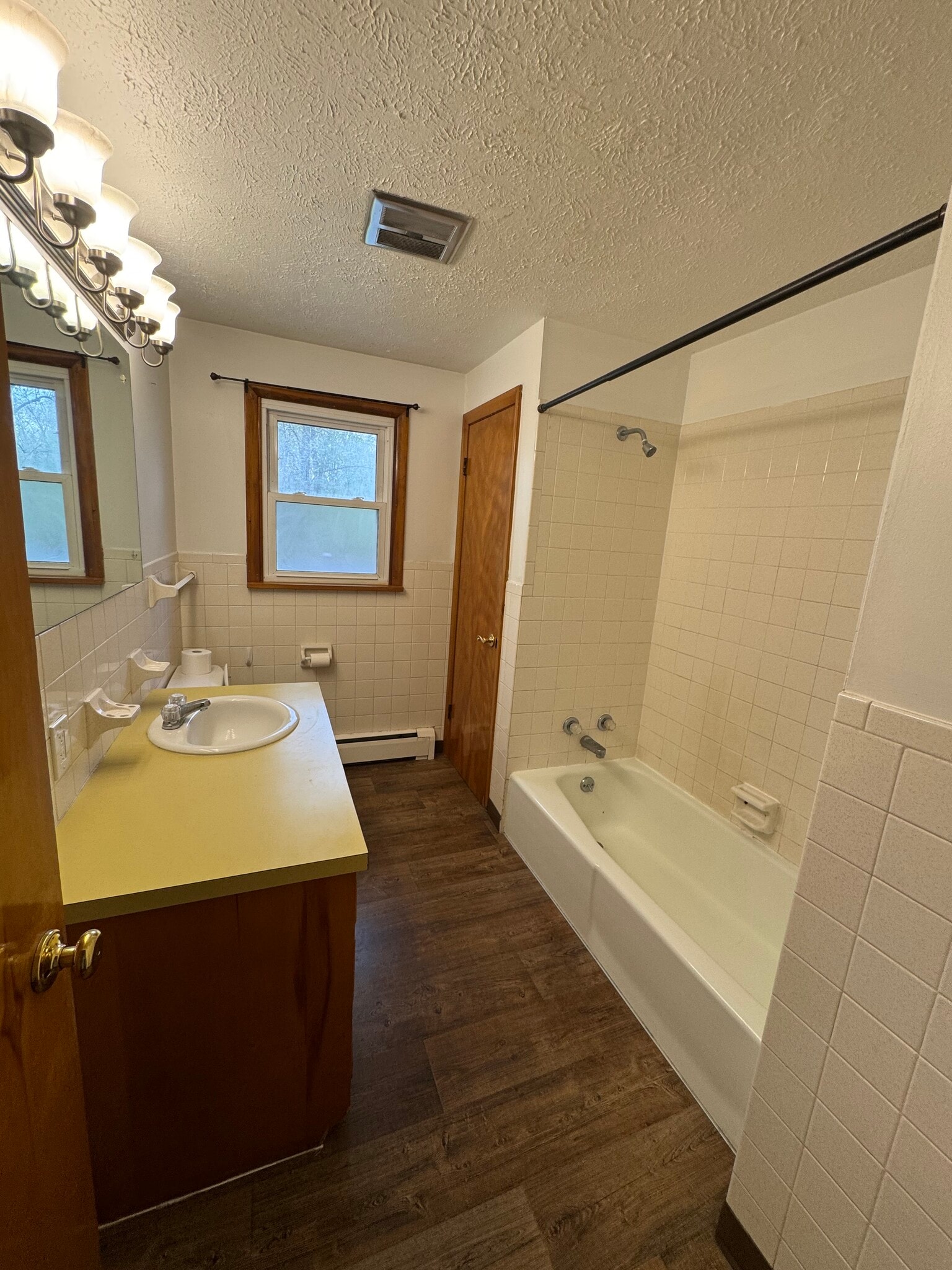 Building Photo - 2224 Tennyson St NW