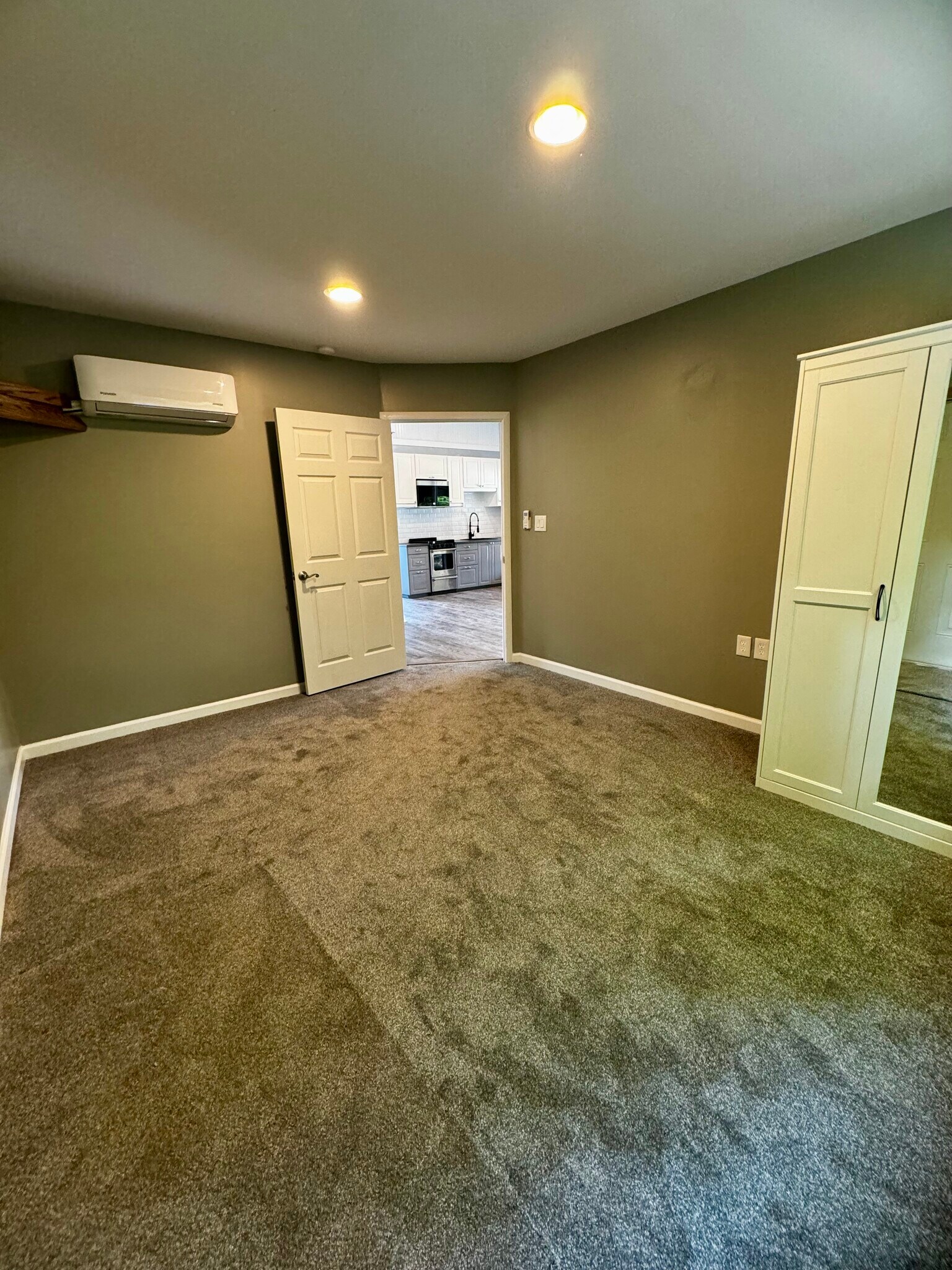 Bedroom 2 - 21560 Quaker Rd