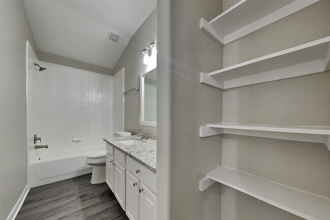 Building Photo - 6530 Bella Noche Dr