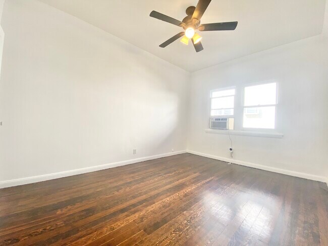 Building Photo - 401 N Genesee Ave