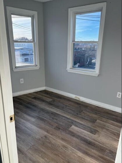 Building Photo - 76 Walnut St