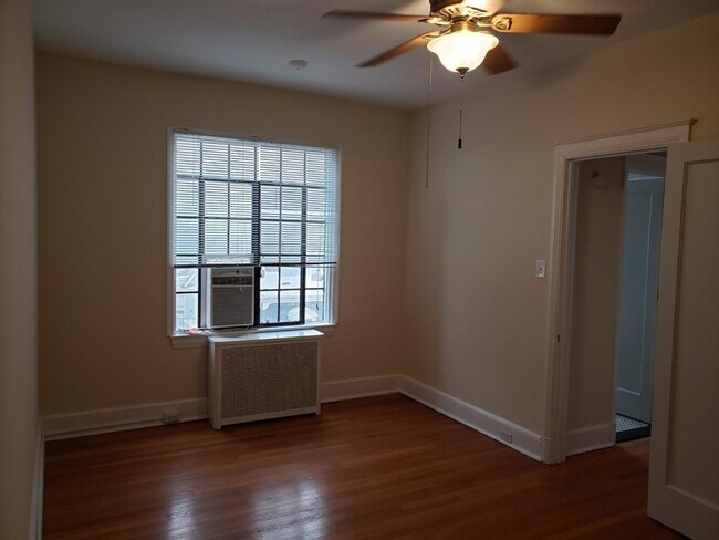Building Photo - 1305 N Broom St