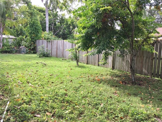 Building Photo - 5831 SW 62nd St