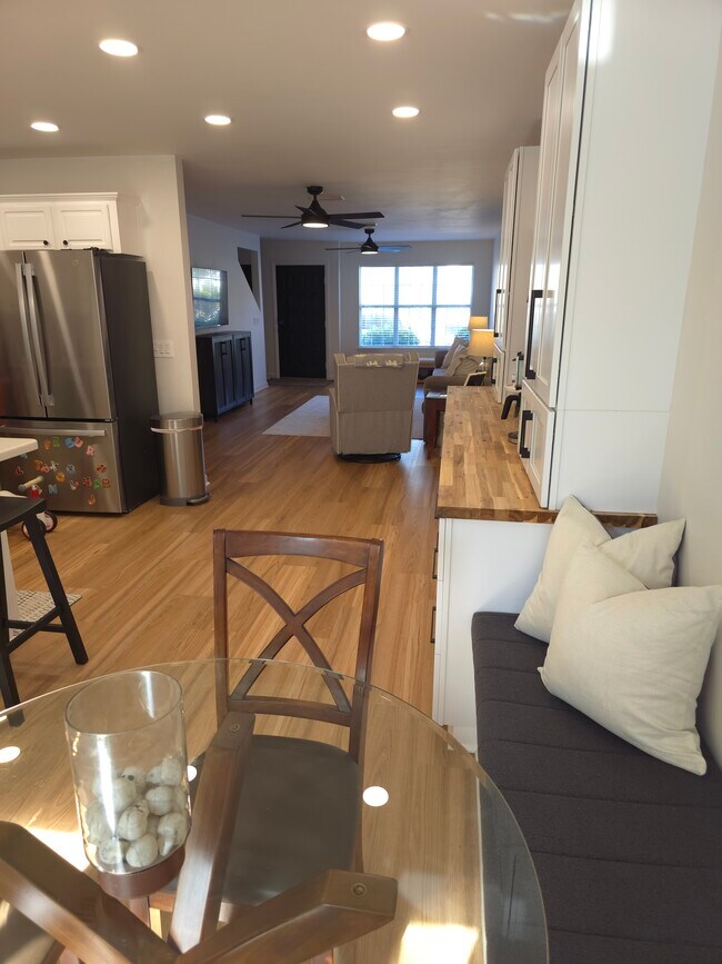 Building Photo - 1000 Mallery St Ext