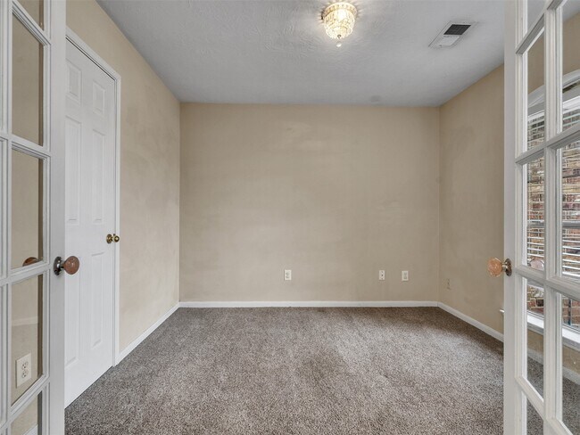 Building Photo - 3327 La Seine Ln