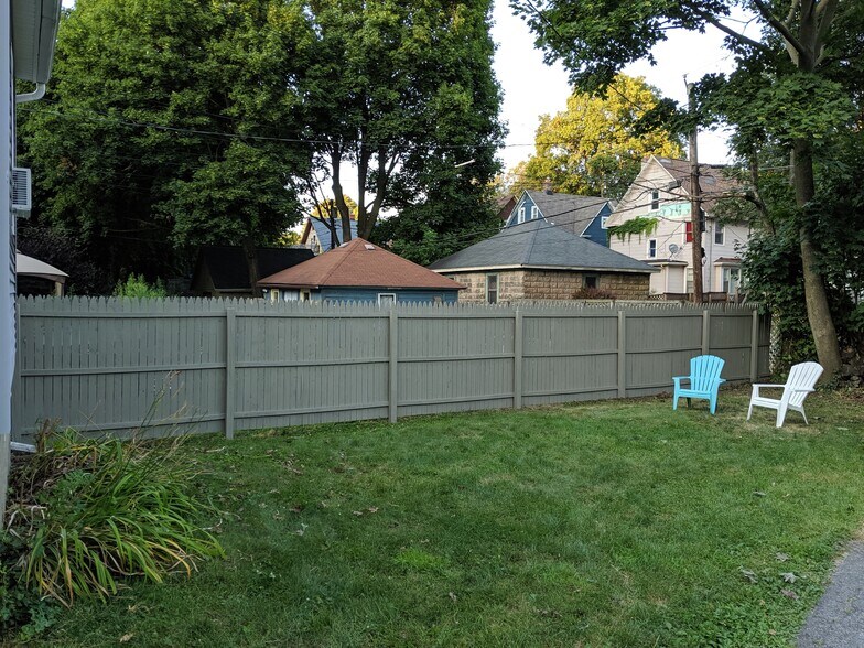 Building Photo - 36 Avondale Park