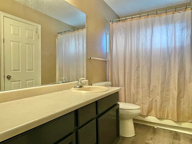 Building Photo - Cozy West Valley Home For Rent!