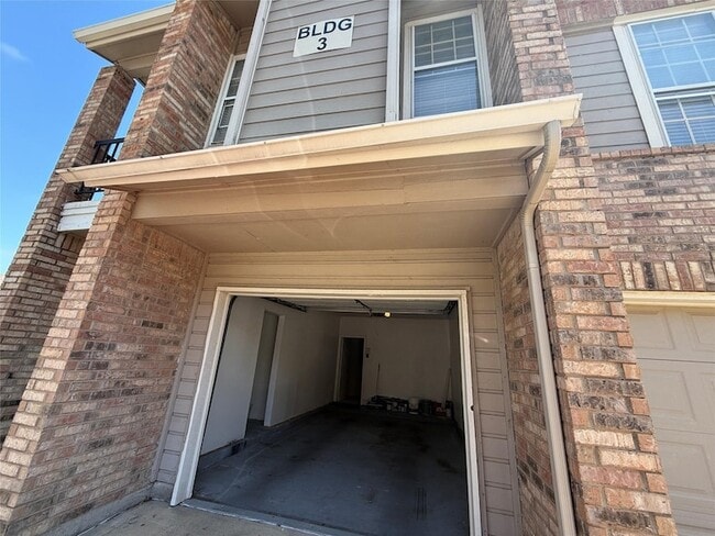 Building Photo - 1700 Amelia Ct