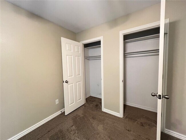 Building Photo - 341 Graystone Cir