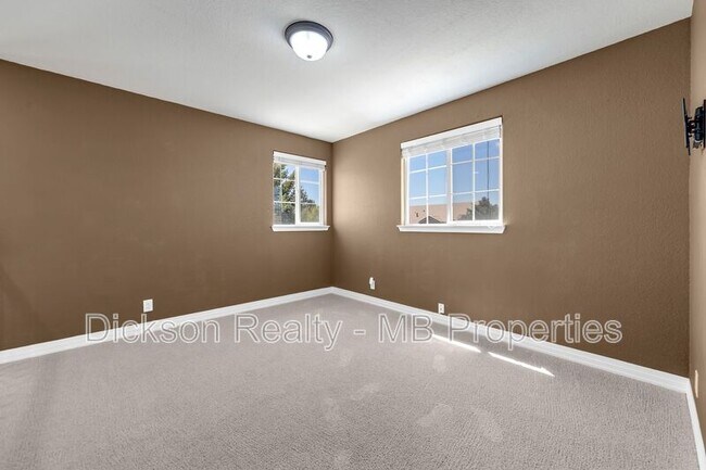 Building Photo - 7117 Heatherwood Dr