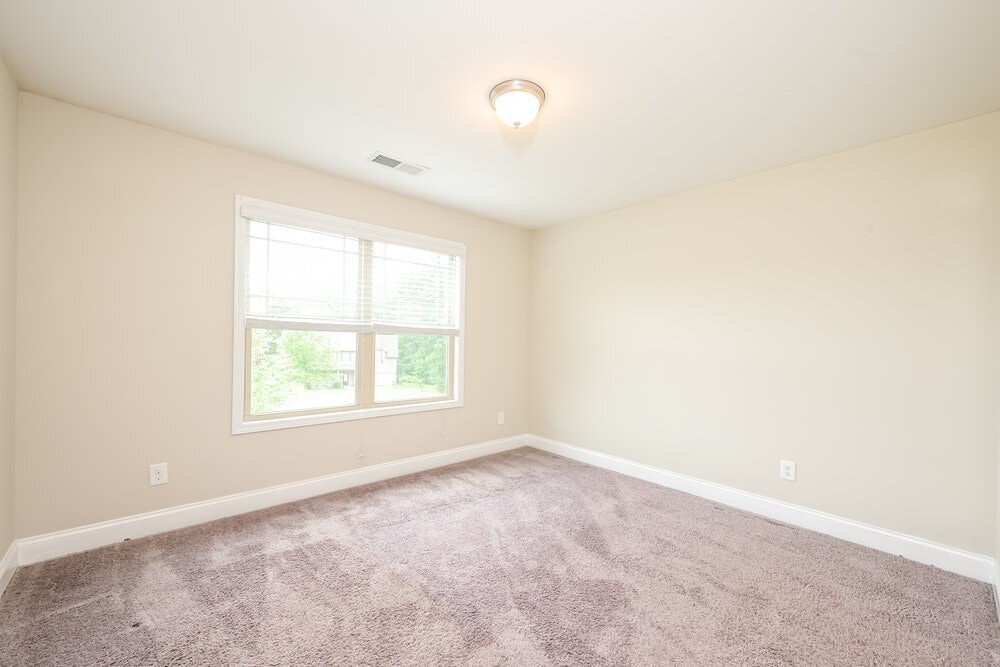 Building Photo - 592 Joneus Dr