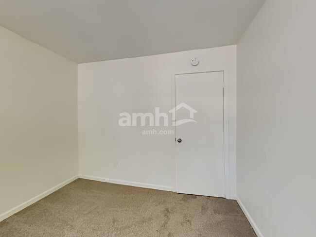 Building Photo - 5655 North Street