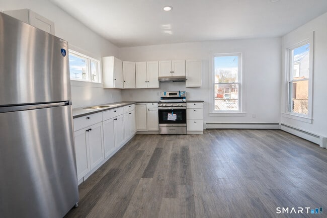 Building Photo - 17 Sherman Ave