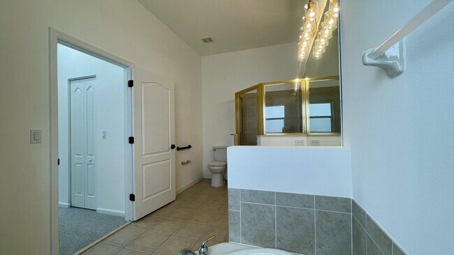 Building Photo - 110 Newberry Ln