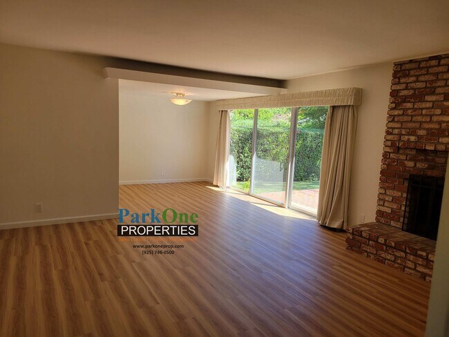 Building Photo - COMING SOON! Spacious single level Woodlan...