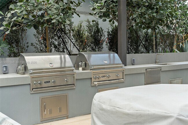 Building Photo - 77 SE 5th St