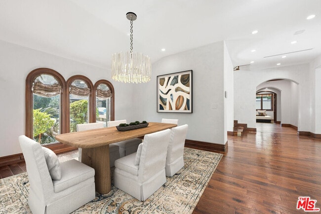 Building Photo - 2108 San Ysidro Dr