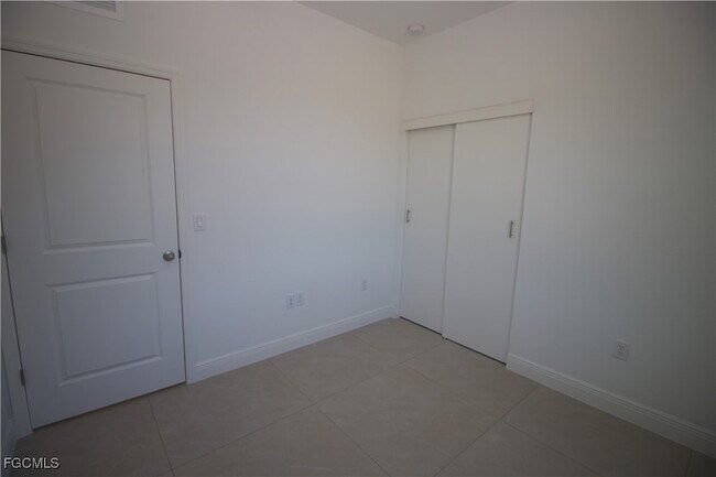 Building Photo - 1262 Milwaukee Blvd