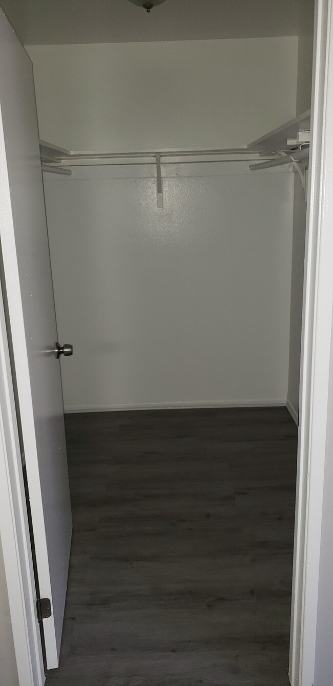 Closet - 18526 Calvert St