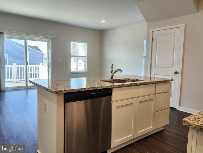 Building Photo - 4901 Brookside Ct