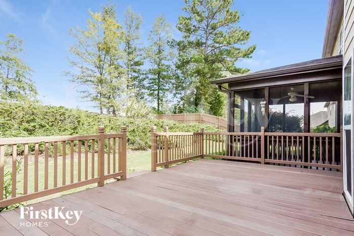 Building Photo - 6837 Tyler Chase Dr