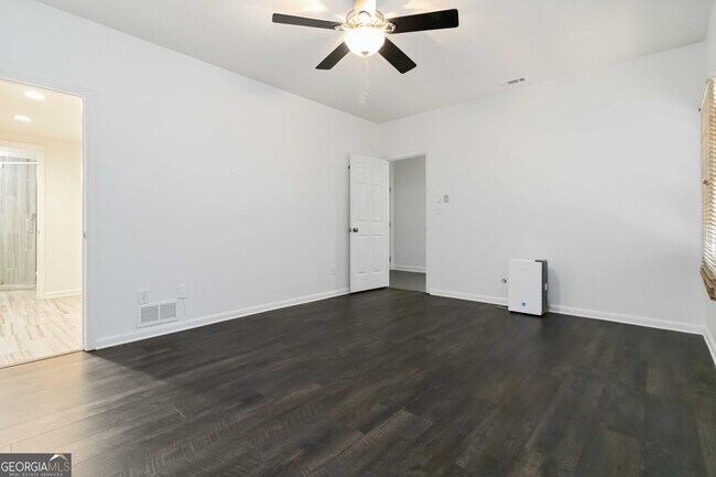 Building Photo - 2308 Defoors Ferry Rd NW