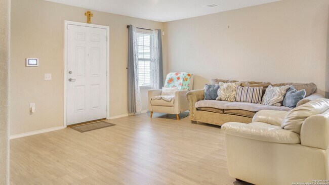 Building Photo - 3-BEDROOM LENNAR HOME IN NORTHEAST CROSSING